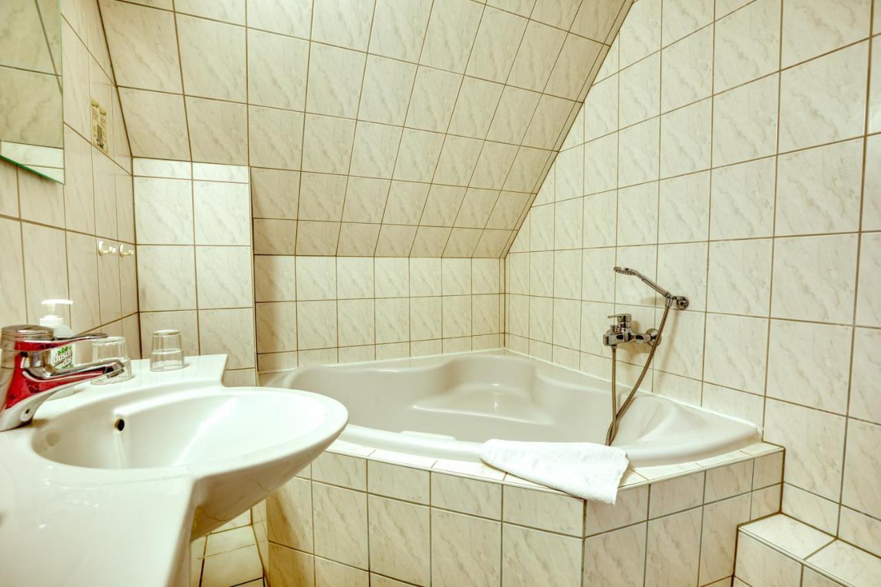 Hotel Kiebitz An Der Ostsee Börgerende-Rethwisch Esterno foto