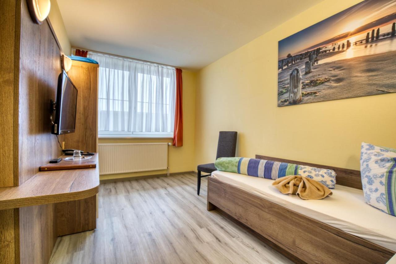 Hotel Kiebitz An Der Ostsee Börgerende-Rethwisch Esterno foto