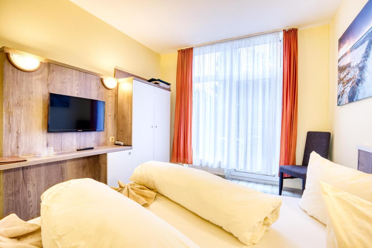 Hotel Kiebitz An Der Ostsee Börgerende-Rethwisch Esterno foto